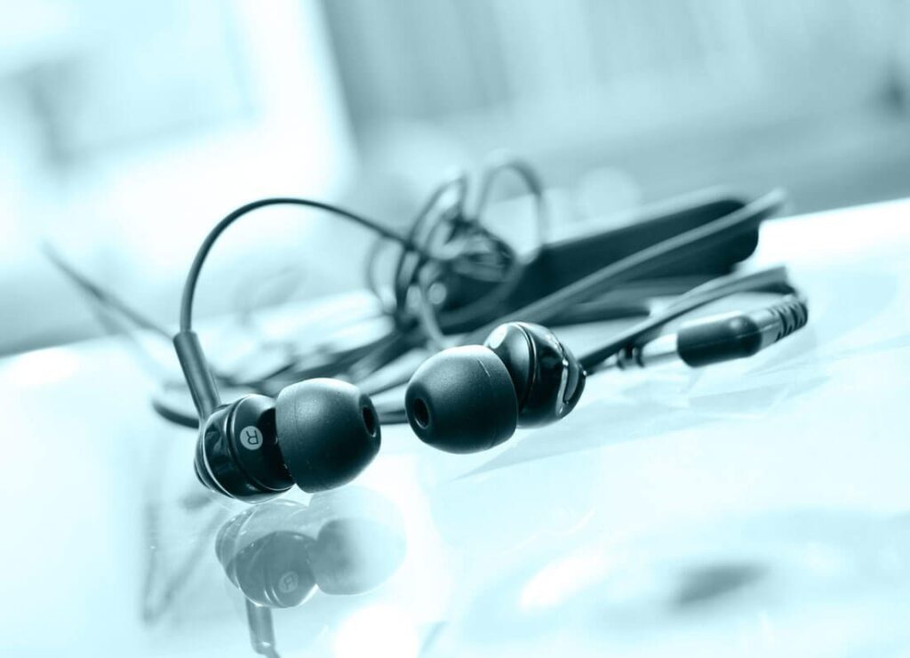 5 Brilliant Ways To Teach Your Audience About Best Chippers Branded Earphones earphones-Motorola