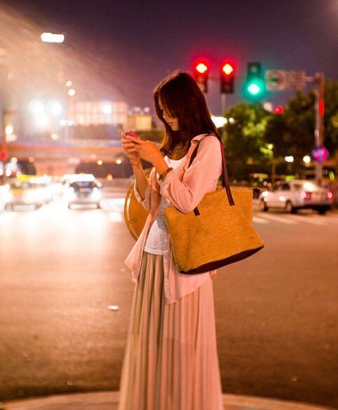 The Lazy Girls Guide To Why Are iPhones More Expensive Than Android Phones? mobile-networking